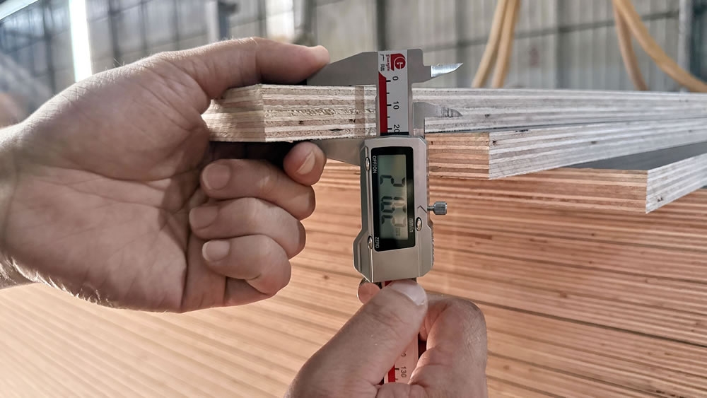 n3593-film-faced-plywood-thickness-measurement.webp.jpg